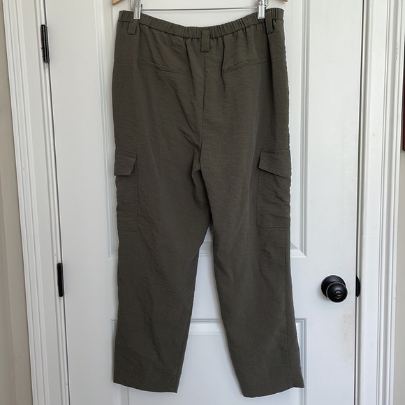 Chico’s Women’s Lightweight Cargo Pants Olive 14 - Picture 4 of 7